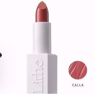 Nourish and glow lipstick + free sample